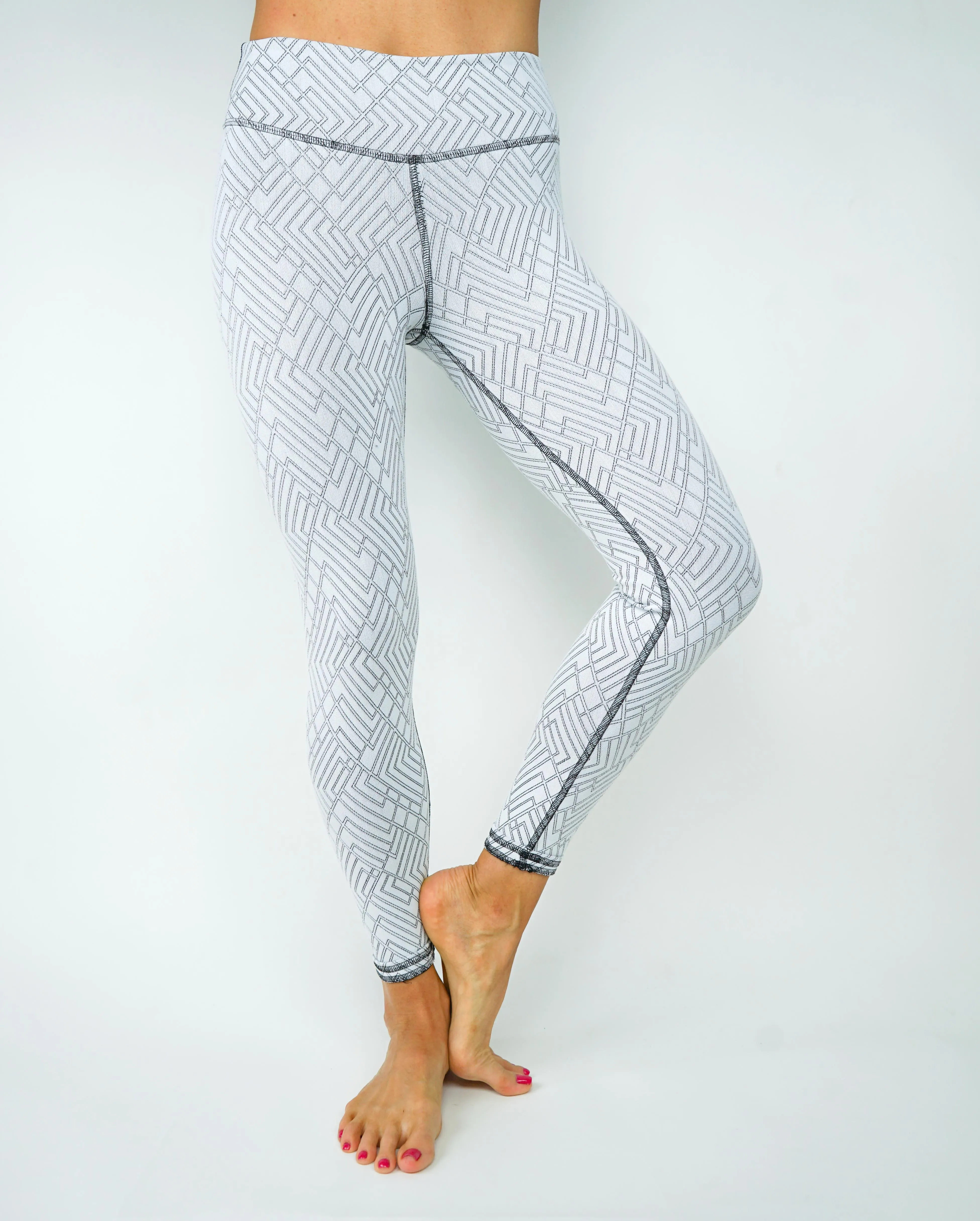 April Reversible Legging | Black & White