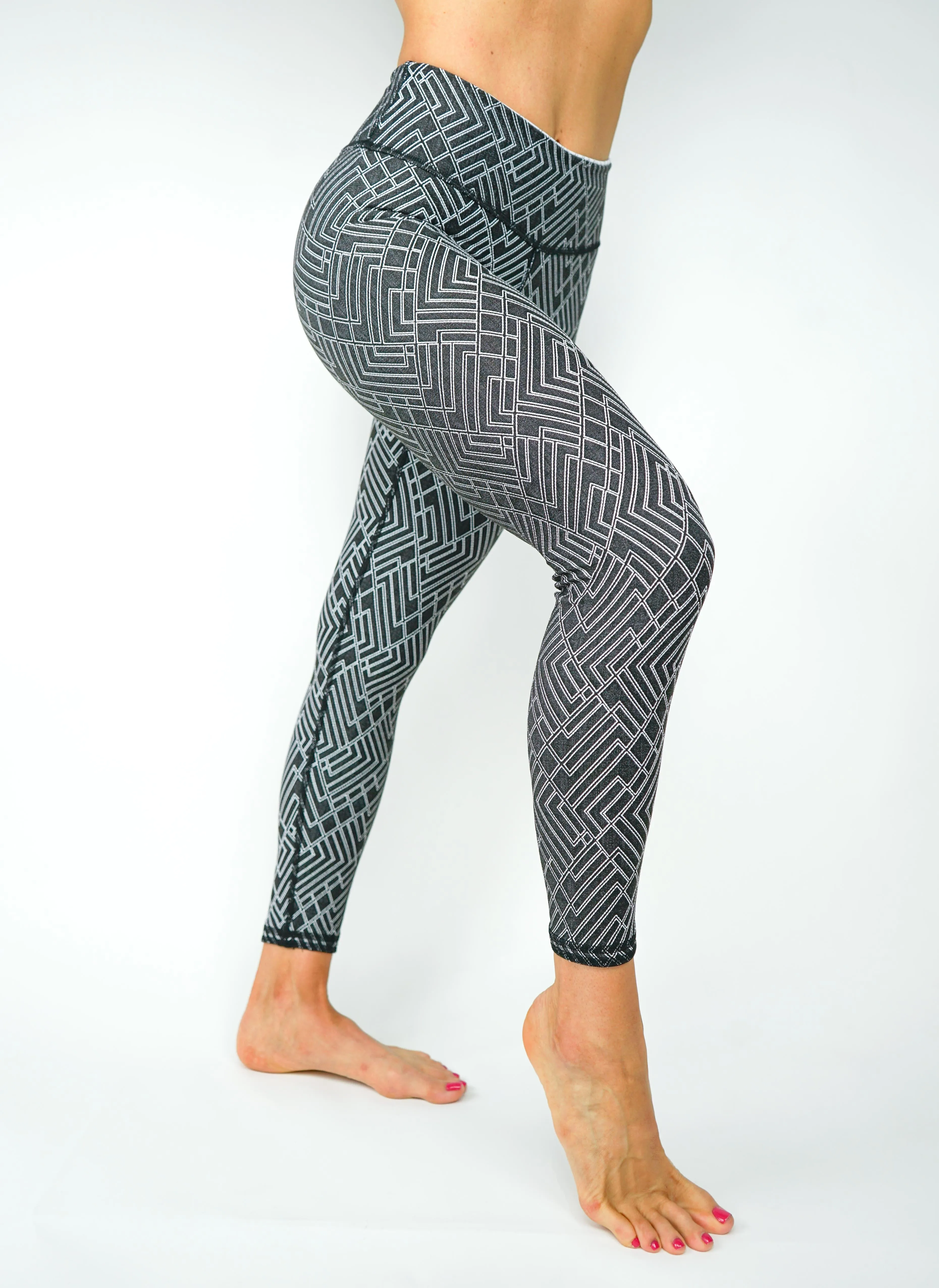April Reversible Legging | Black & White