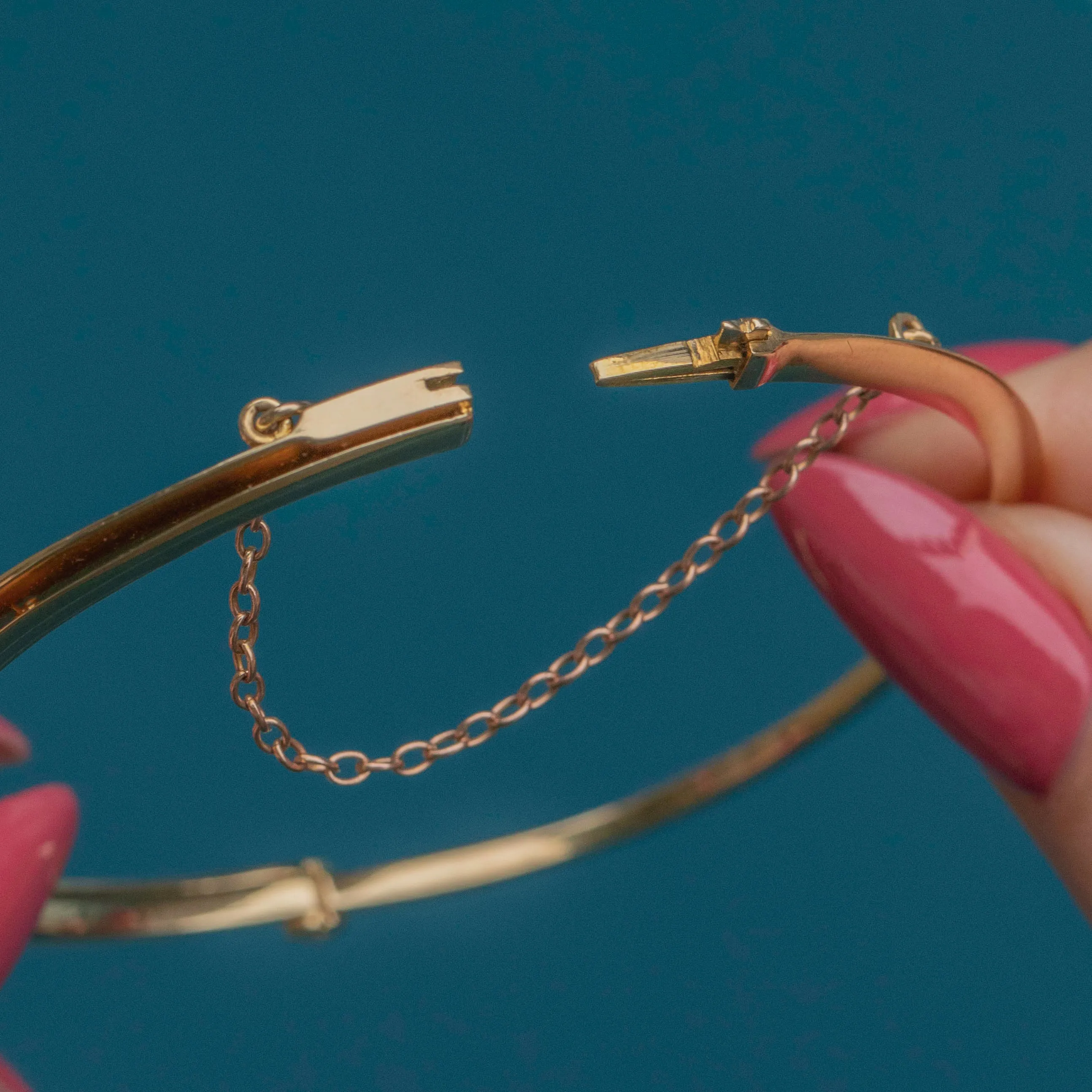 Edwardian 15ct Gold Opal Bangle, 0.35ct