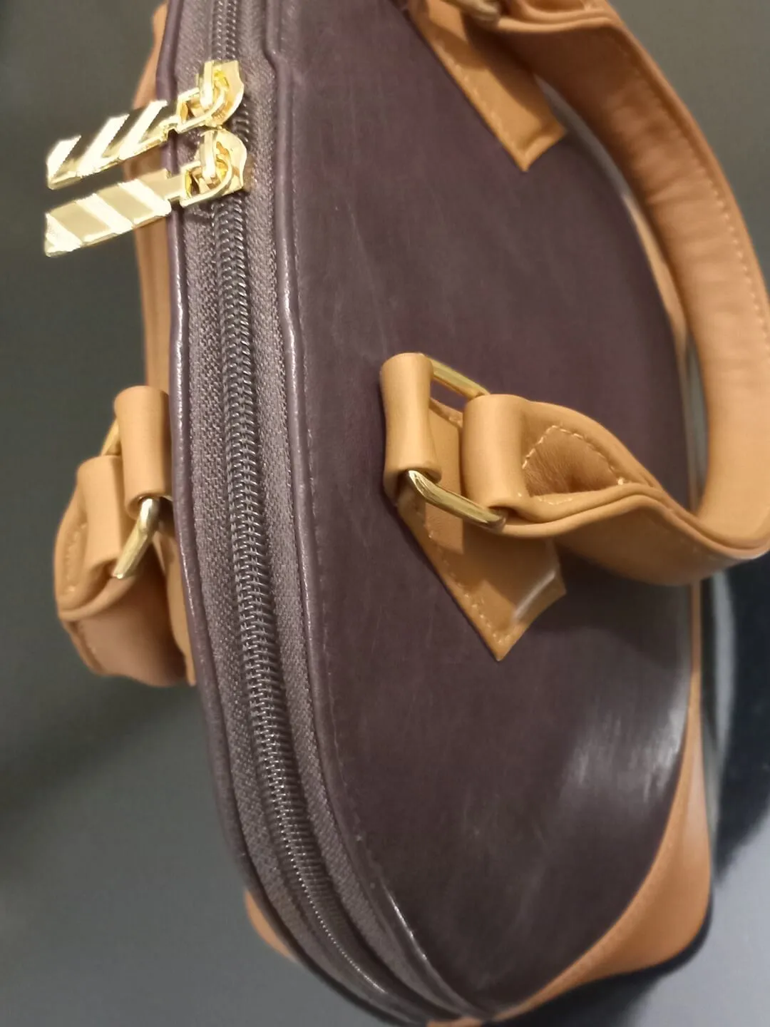 Half-Moon Cow Leather Hand Bag