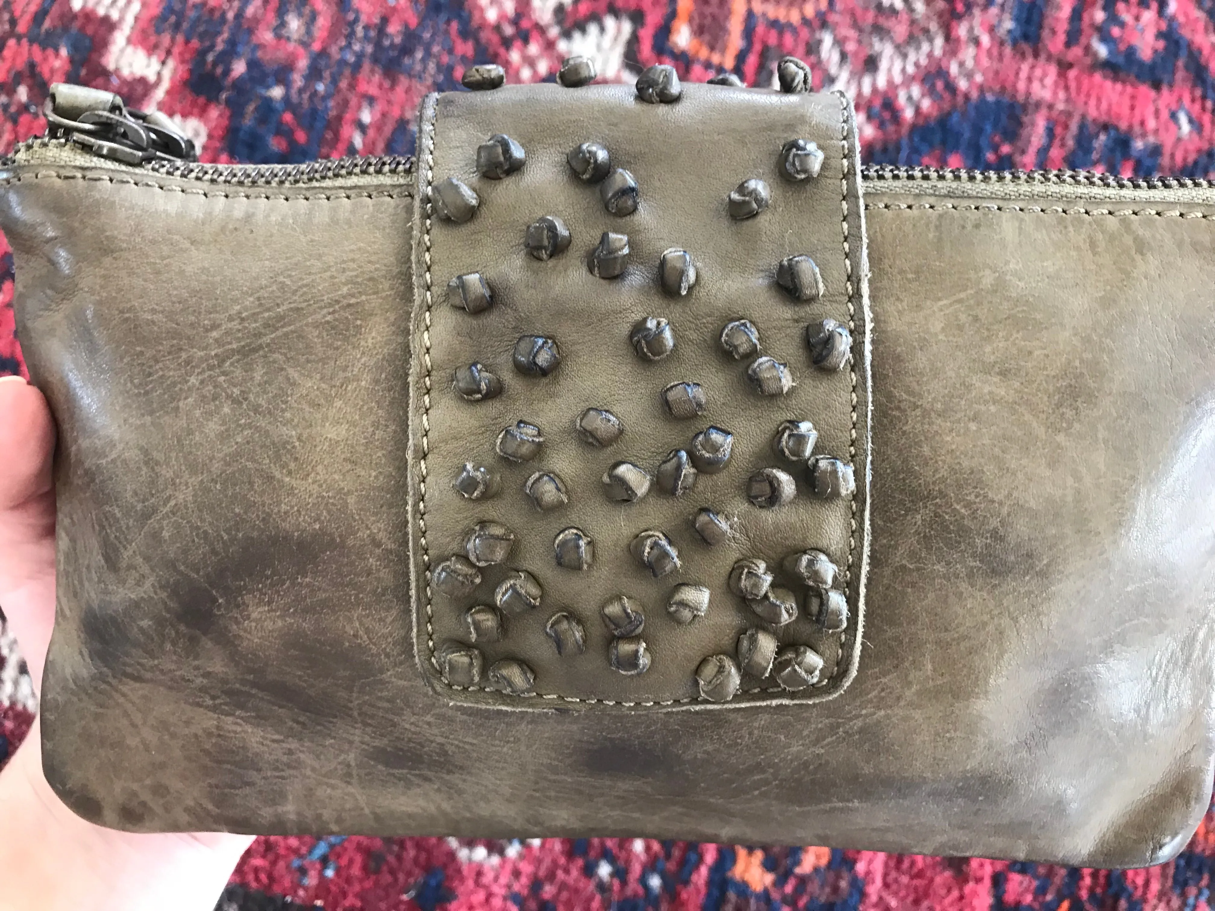 Kompanero: Page - Olive