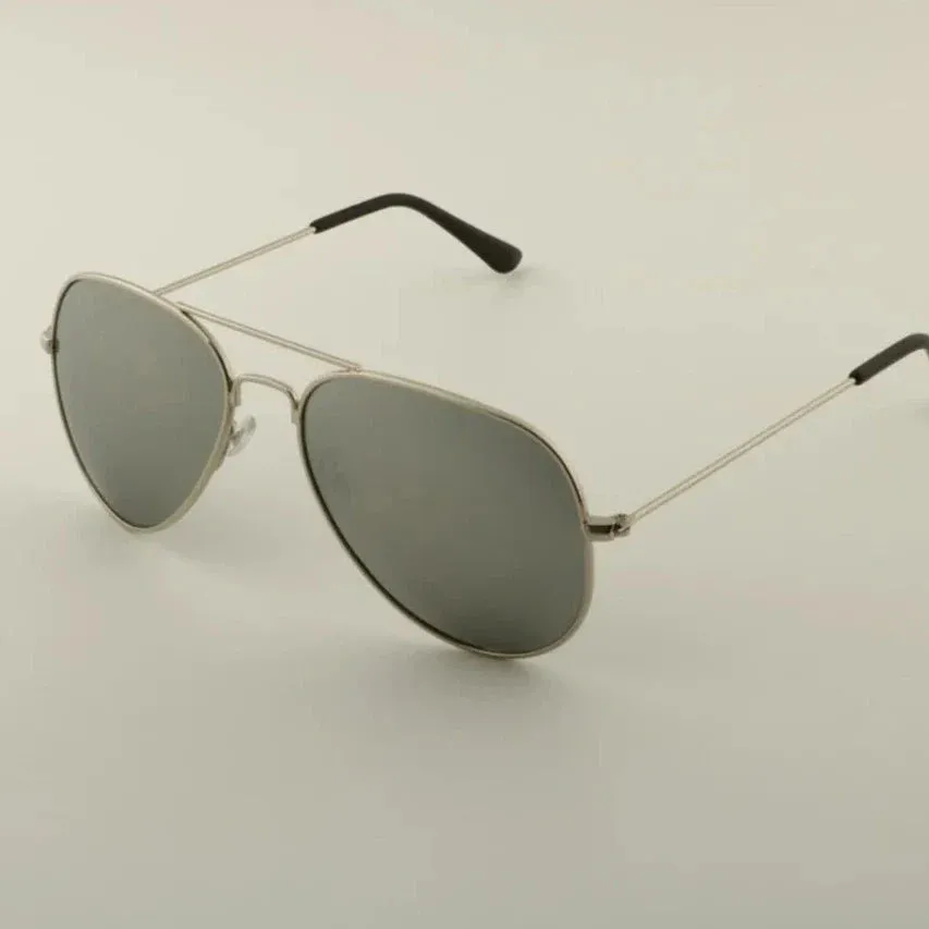 Polarized Aviator Sunglasses with UV Protection for Stylish Eye Safety
