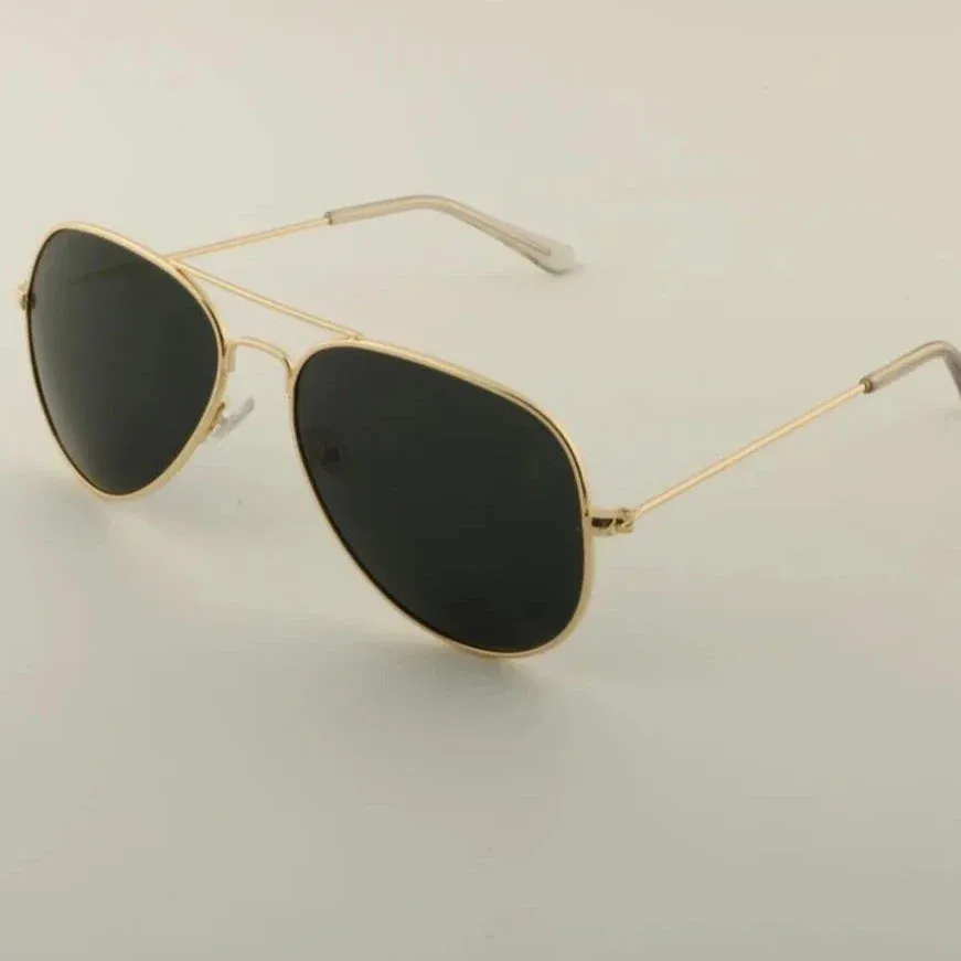 Polarized Aviator Sunglasses with UV Protection for Stylish Eye Safety